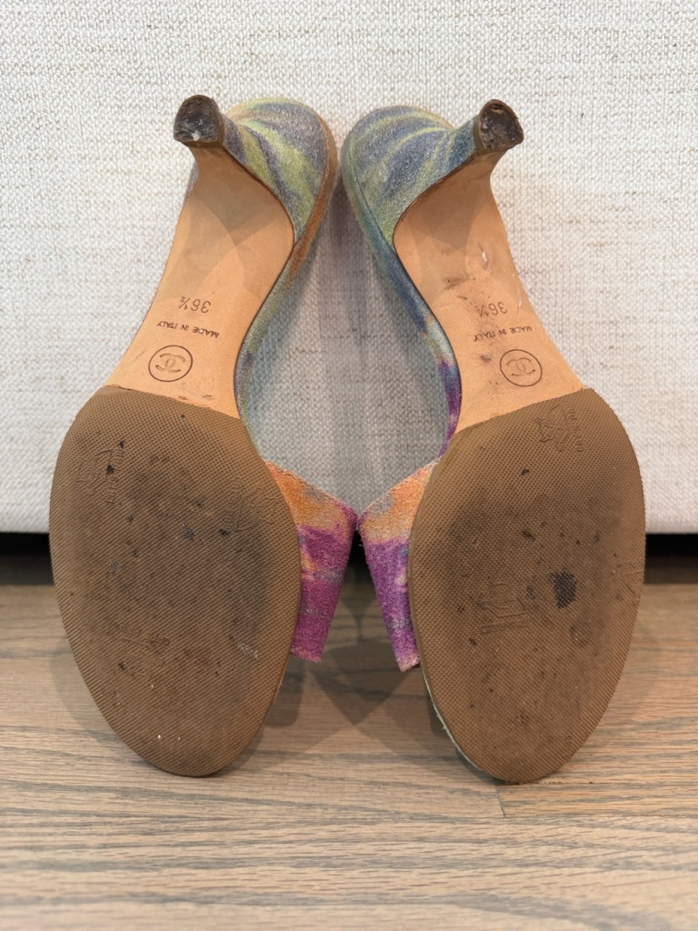 Chanel Purple Tie-Dye Suede Slide Sandals with Crystal CC - Picture 8 of 13